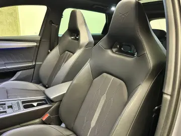 Cupra Leon Sportstourer  Pano Beats Camera Memorii