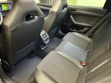 Cupra Leon Sportstourer  Pano Beats Camera Memorii