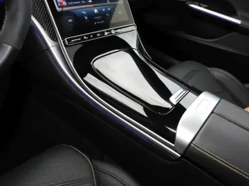 Mercedes-Benz C 63 AMG S E PERFORMANCE Night