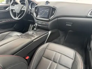 Maserati Ghibli SQ4 benzina 430 cp 4×4