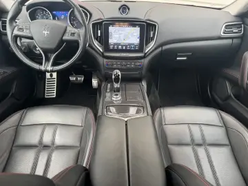 Maserati Ghibli SQ4 benzina 430 cp 4×4