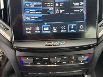 Maserati Ghibli SQ4 benzina 430 cp 4×4