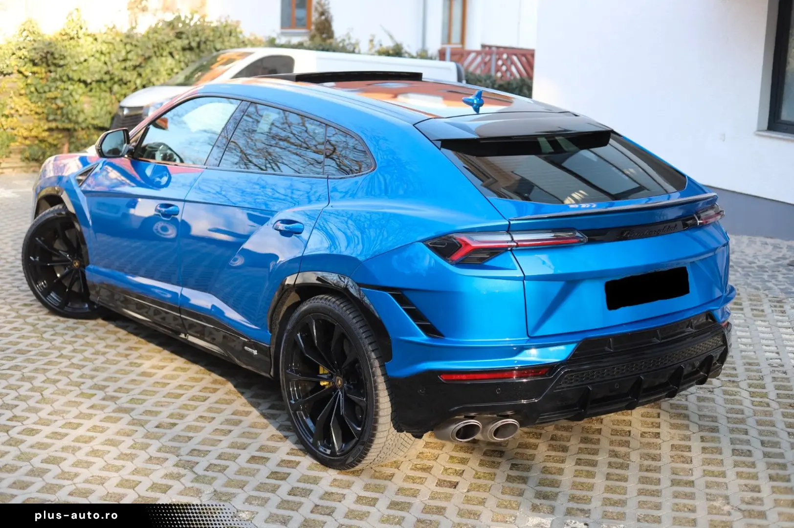 URUS S   AKRAPOVIC   PANO   B&O   MASSAGE