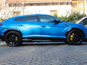 URUS S   AKRAPOVIC   PANO   B&O   MASSAGE