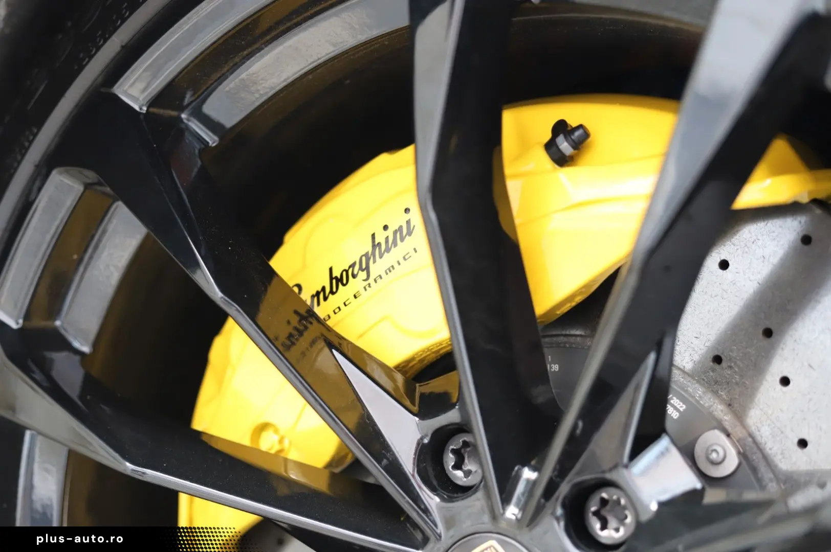 URUS S   AKRAPOVIC   PANO   B&O   MASSAGE