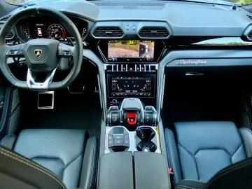 URUS S   AKRAPOVIC   PANO   B&O   MASSAGE