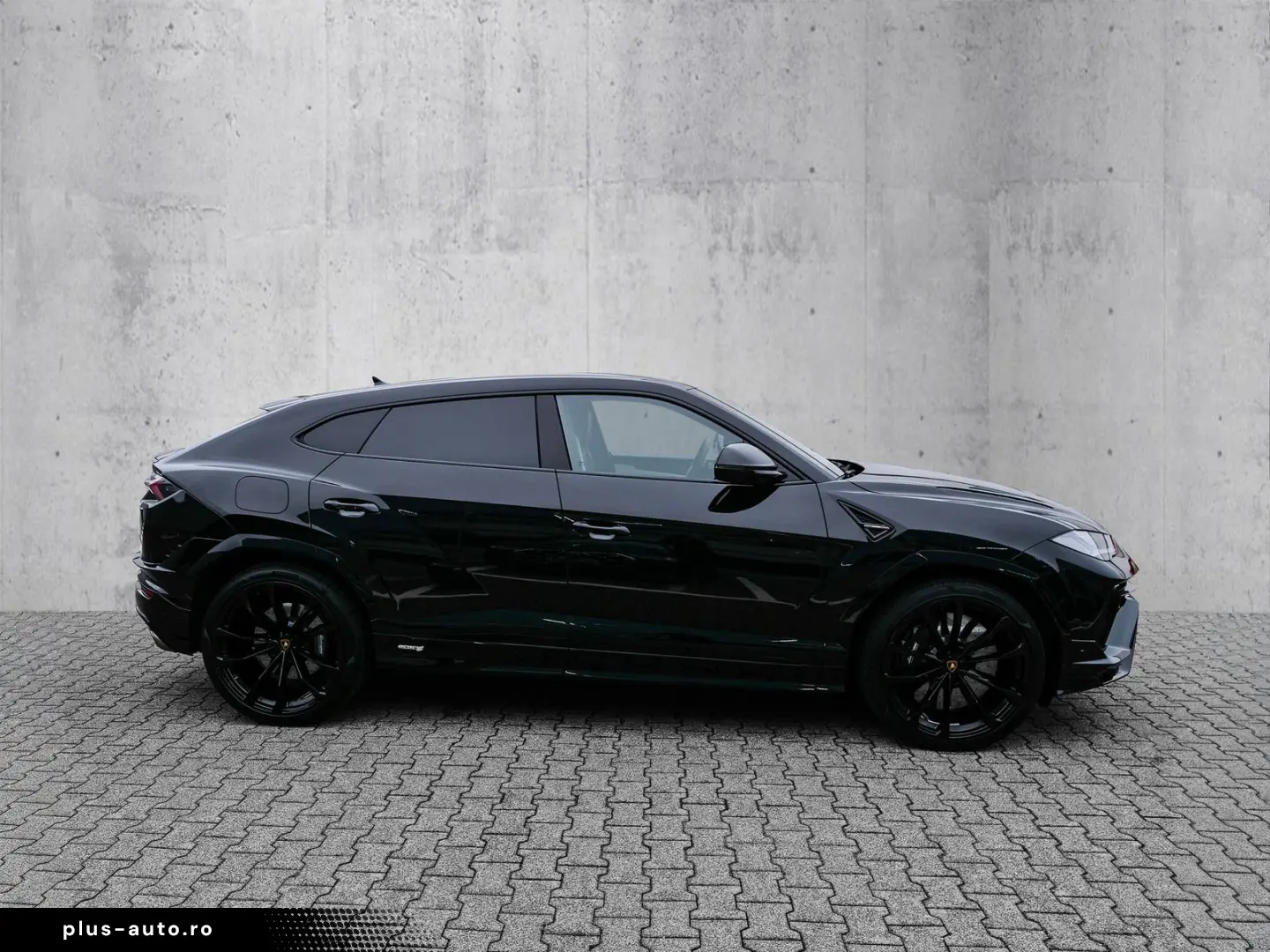 Urus S Nero Helene  Electrical Trailer Towing