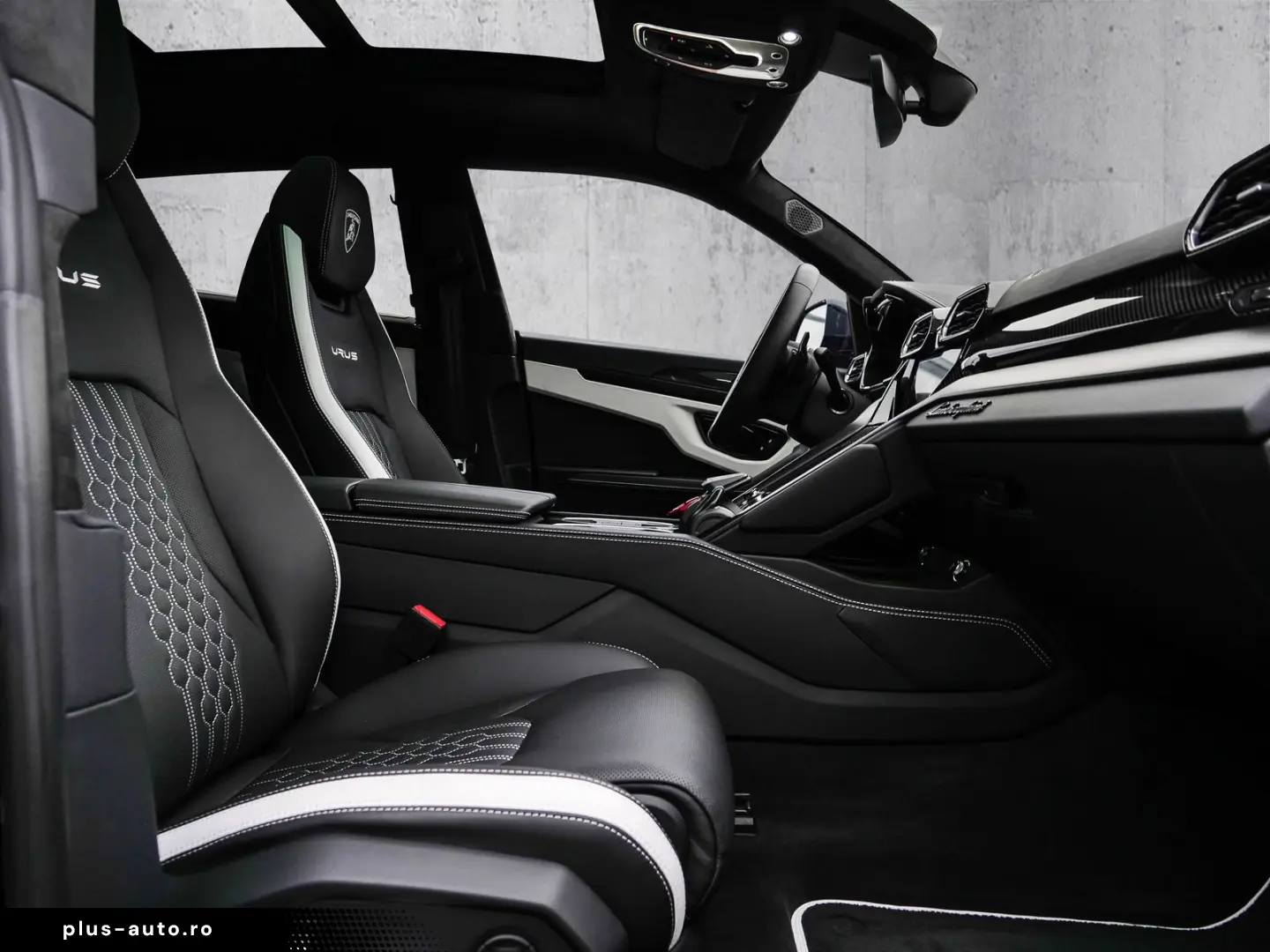 Urus S Nero Helene  Electrical Trailer Towing