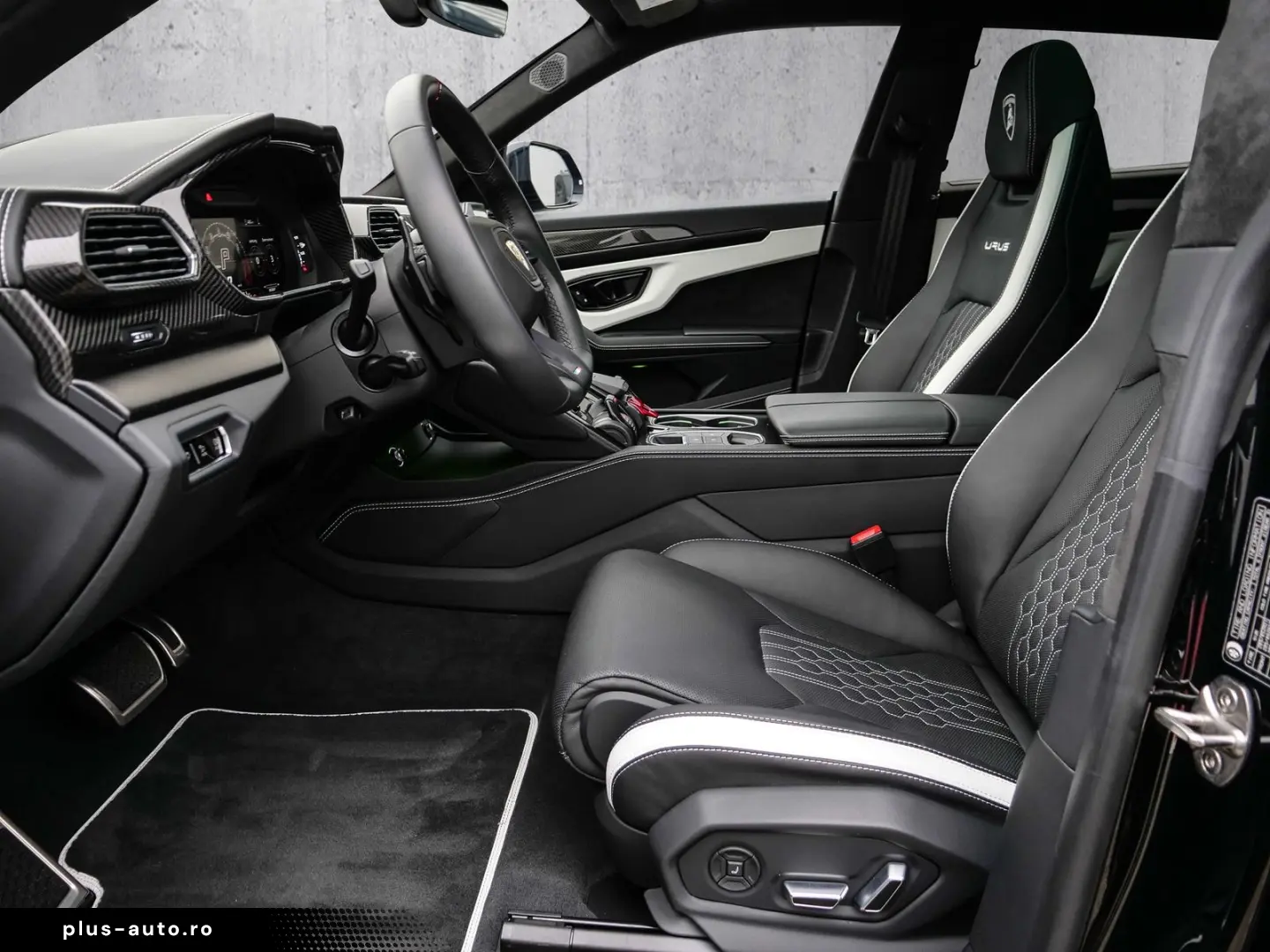 Urus S Nero Helene  Electrical Trailer Towing