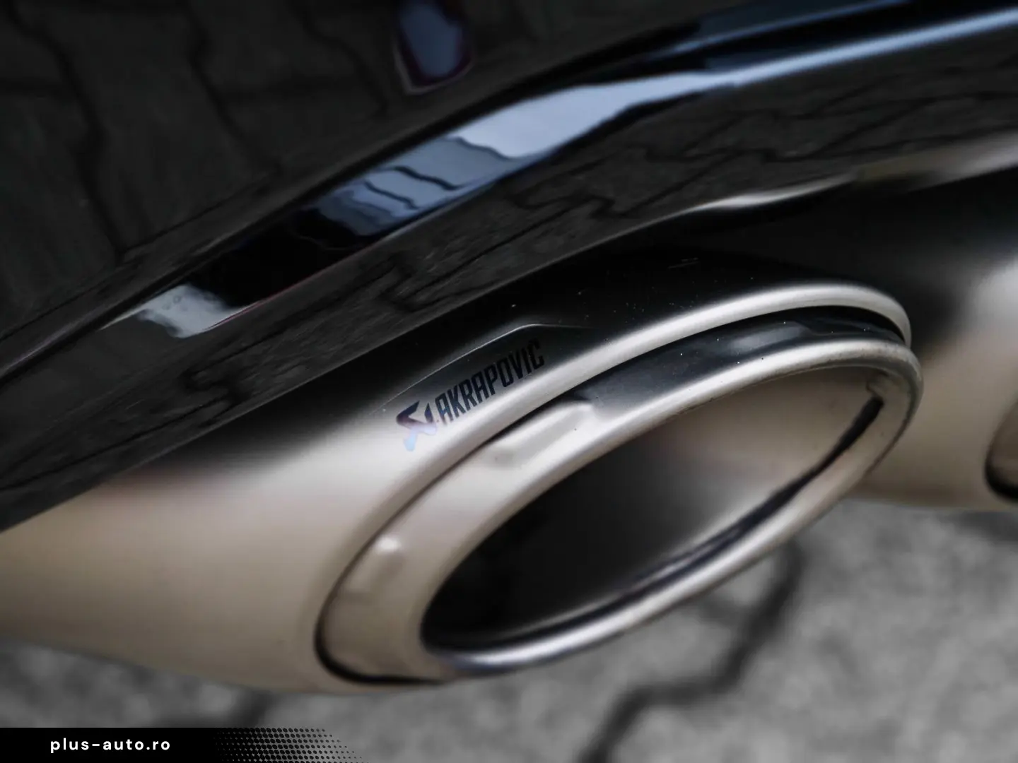 Urus S Nero Helene  Electrical Trailer Towing