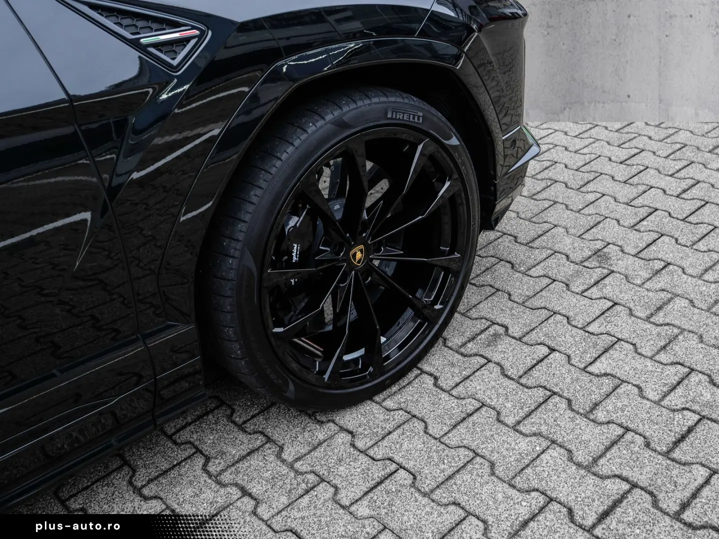 Urus S Nero Helene  Electrical Trailer Towing