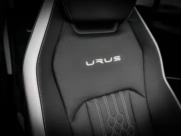 Urus S Nero Helene  Electrical Trailer Towing