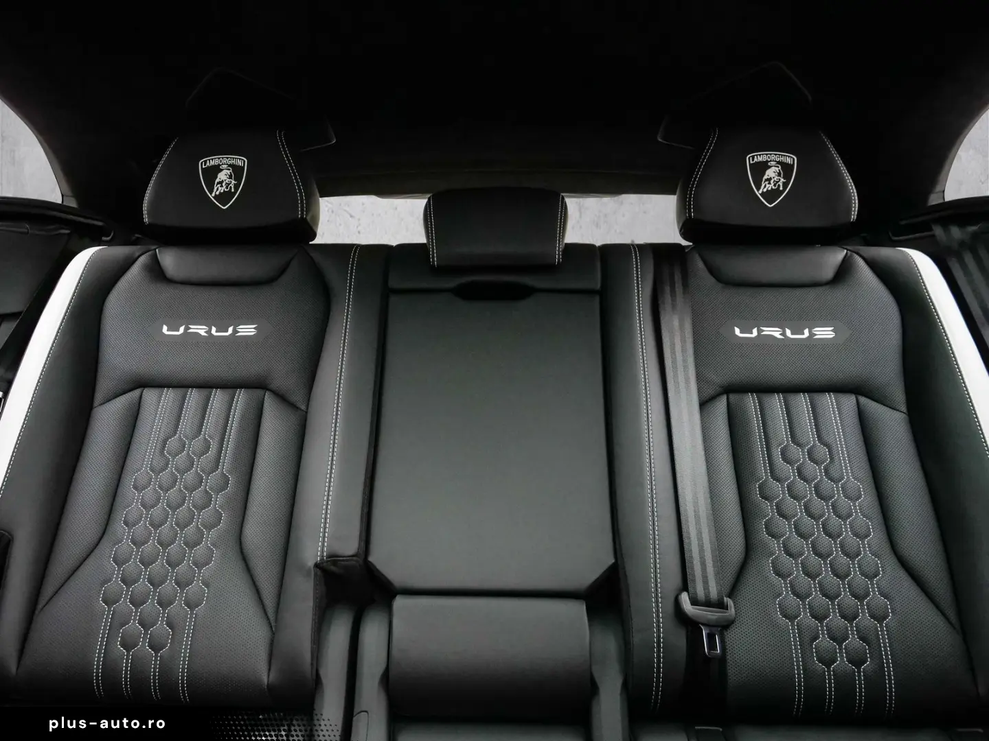 Urus S Nero Helene  Electrical Trailer Towing