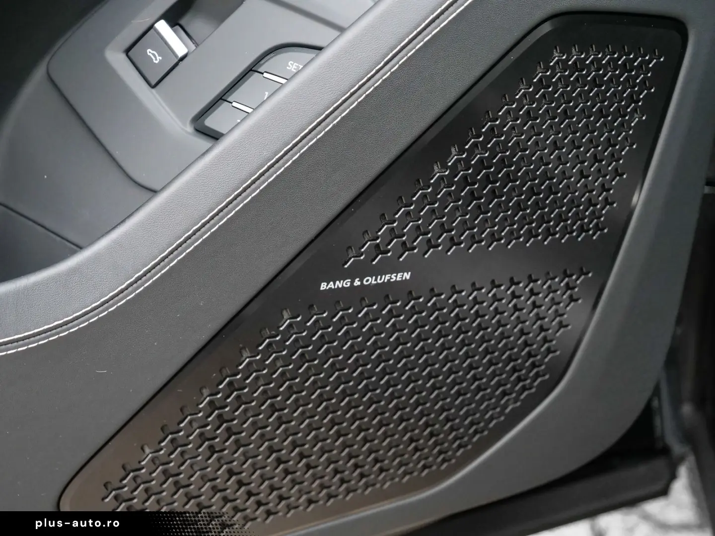 Urus S Nero Helene  Electrical Trailer Towing