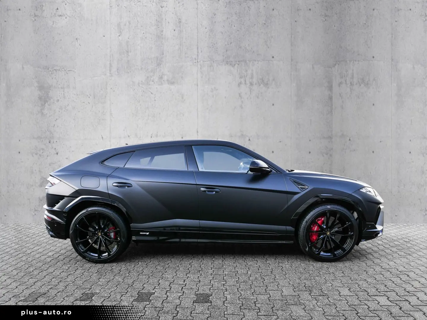 Urus S Nero Nemesis  Style Package  Dark Package