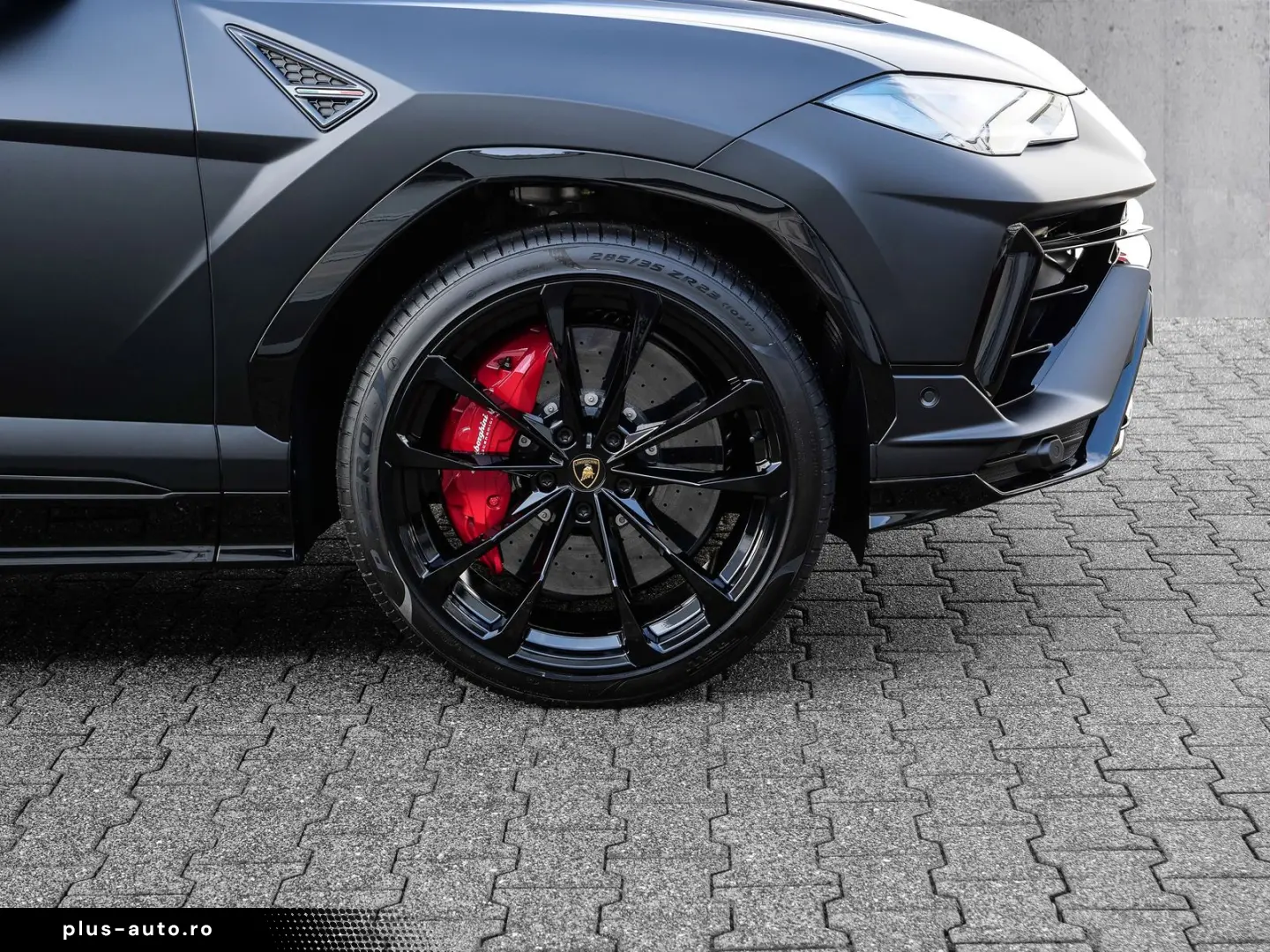 Urus S Nero Nemesis  Style Package  Dark Package