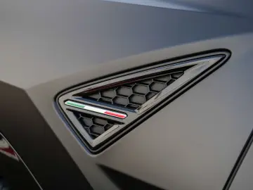 Urus S Nero Nemesis  Style Package  Dark Package