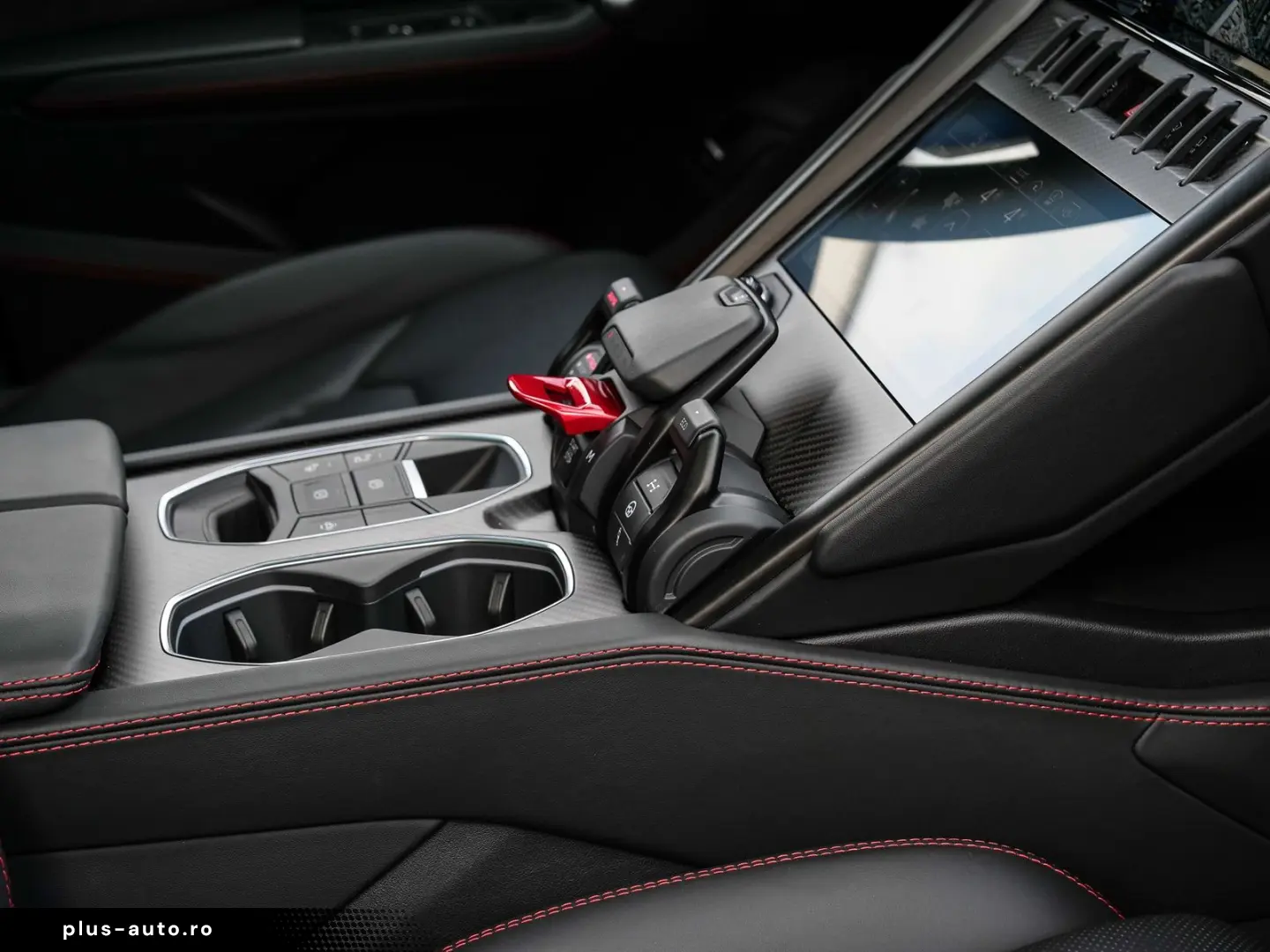 Urus S Nero Nemesis  Style Package  Dark Package