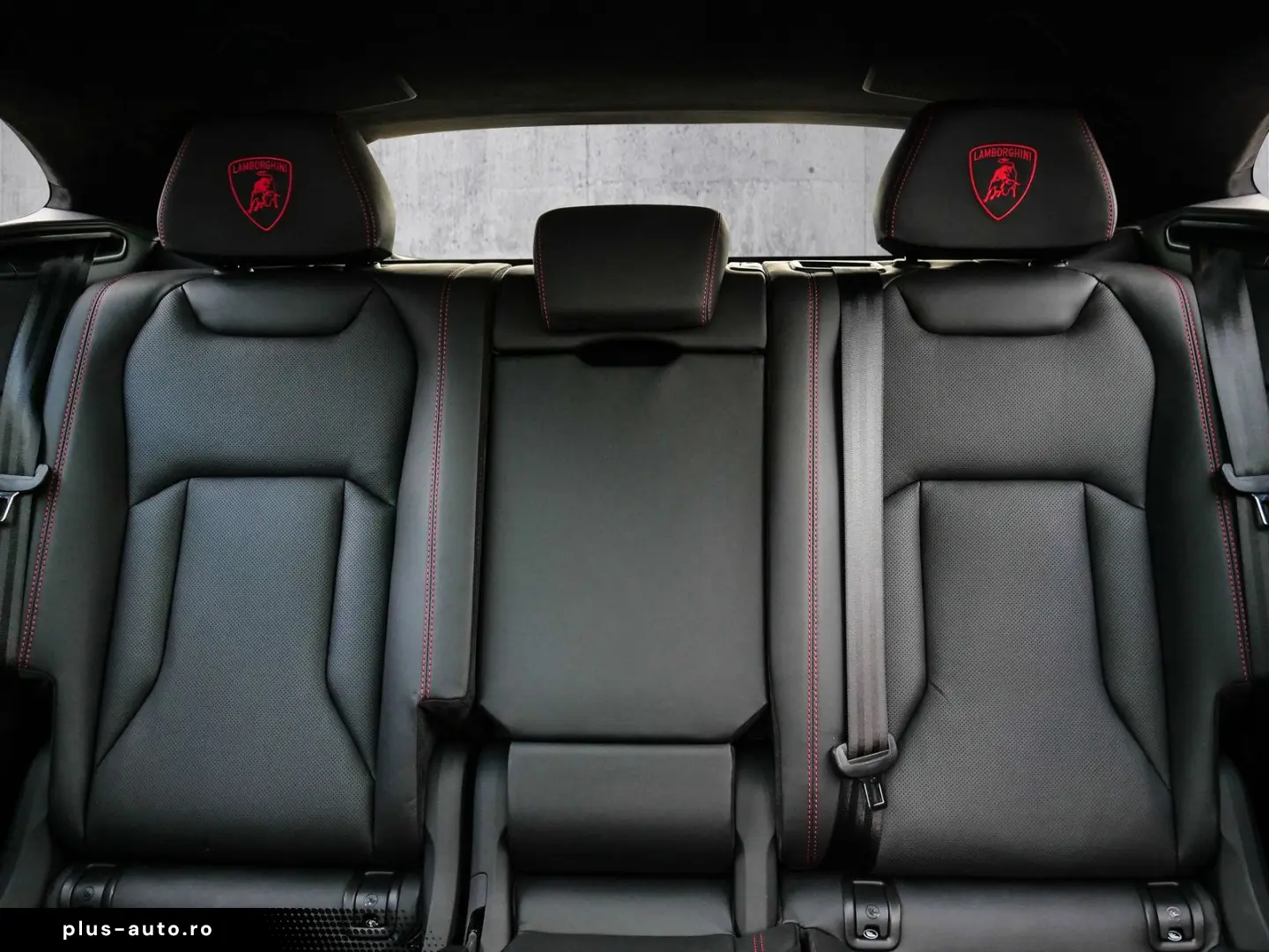 Urus S Nero Nemesis  Style Package  Dark Package