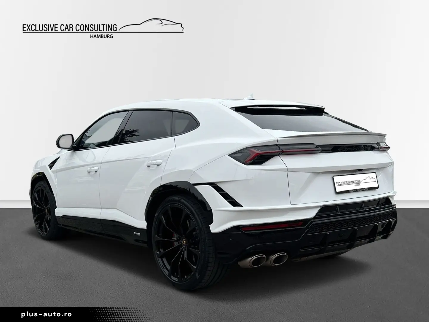 Urus S  EXHAUST AKRAPOVIC  Pano  Headup  23