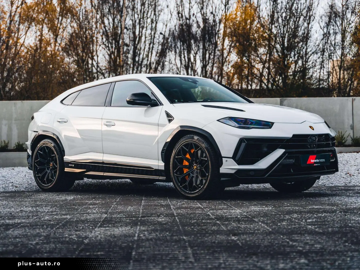 Urus S   Pano   B O   Bianco Icarus   23