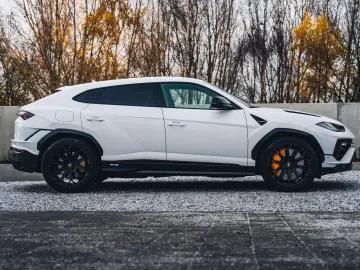 Urus S   Pano   B O   Bianco Icarus   23