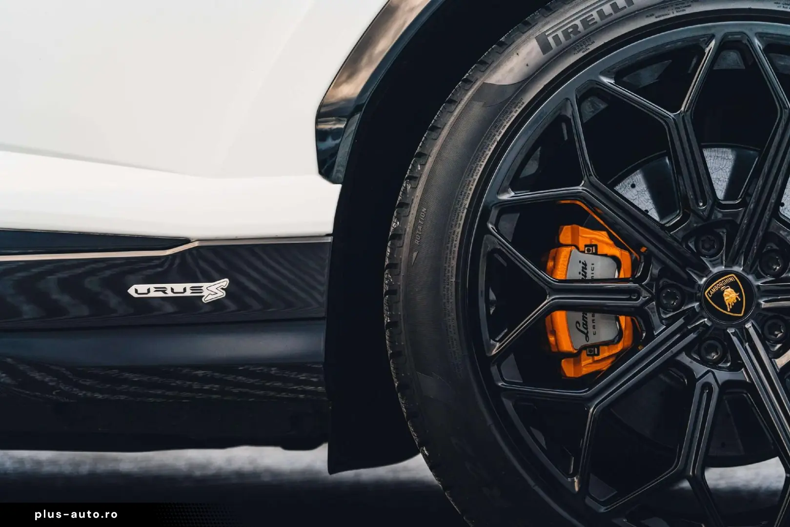 Urus S   Pano   B O   Bianco Icarus   23