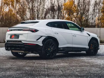 Urus S   Pano   B O   Bianco Icarus   23