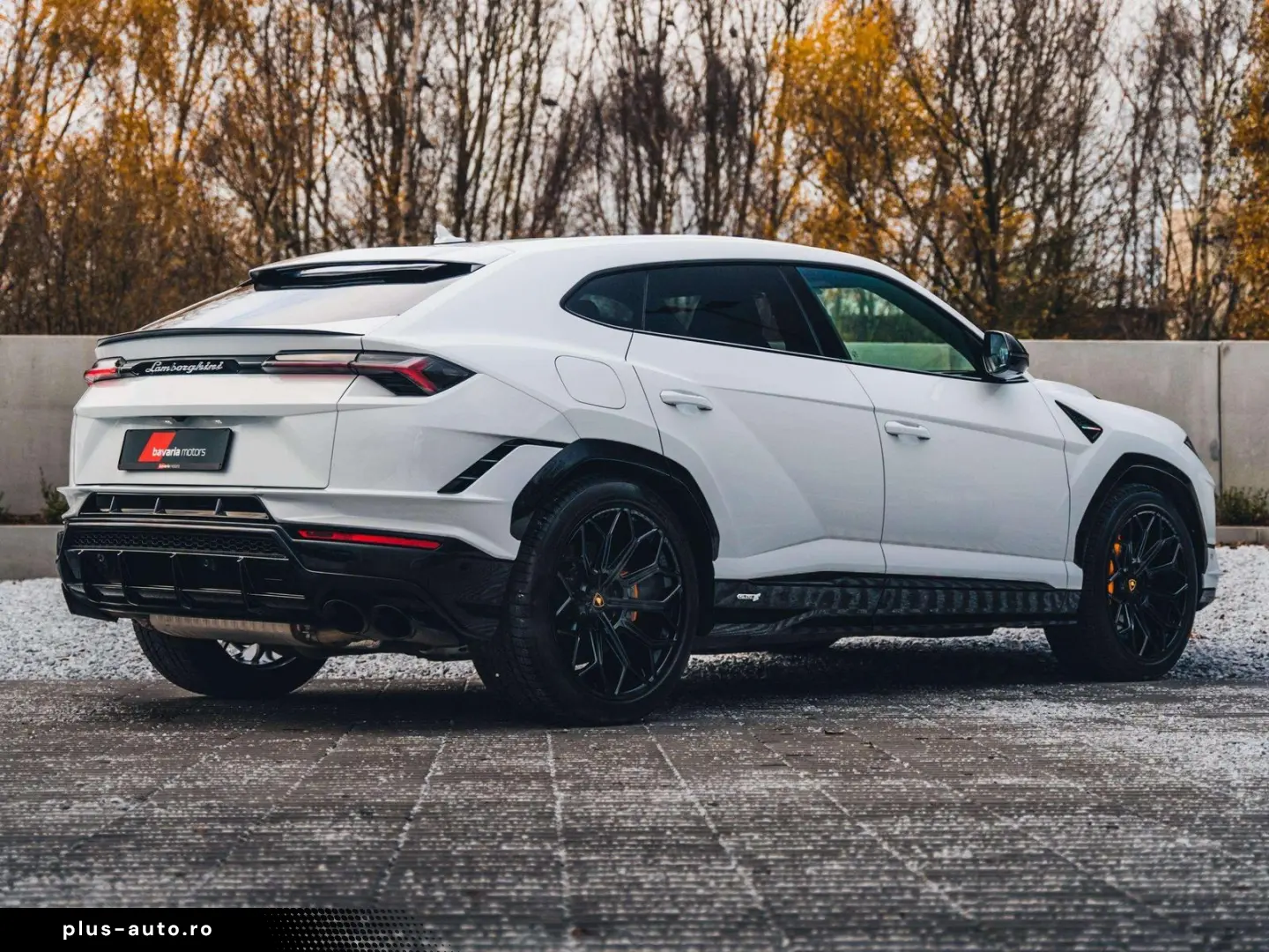 Urus S   Pano   B O   Bianco Icarus   23