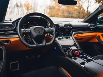 Urus S   Pano   B O   Bianco Icarus   23