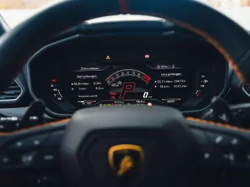 Urus S   Pano   B O   Bianco Icarus   23