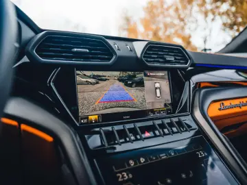 Urus S   Pano   B O   Bianco Icarus   23