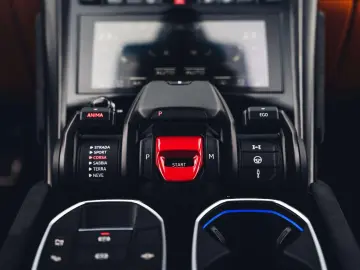 Urus S   Pano   B O   Bianco Icarus   23