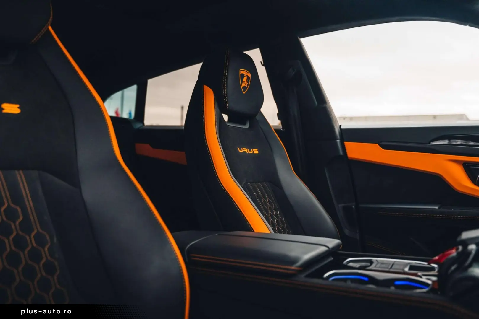 Urus S   Pano   B O   Bianco Icarus   23