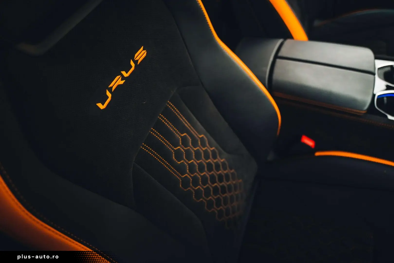 Urus S   Pano   B O   Bianco Icarus   23