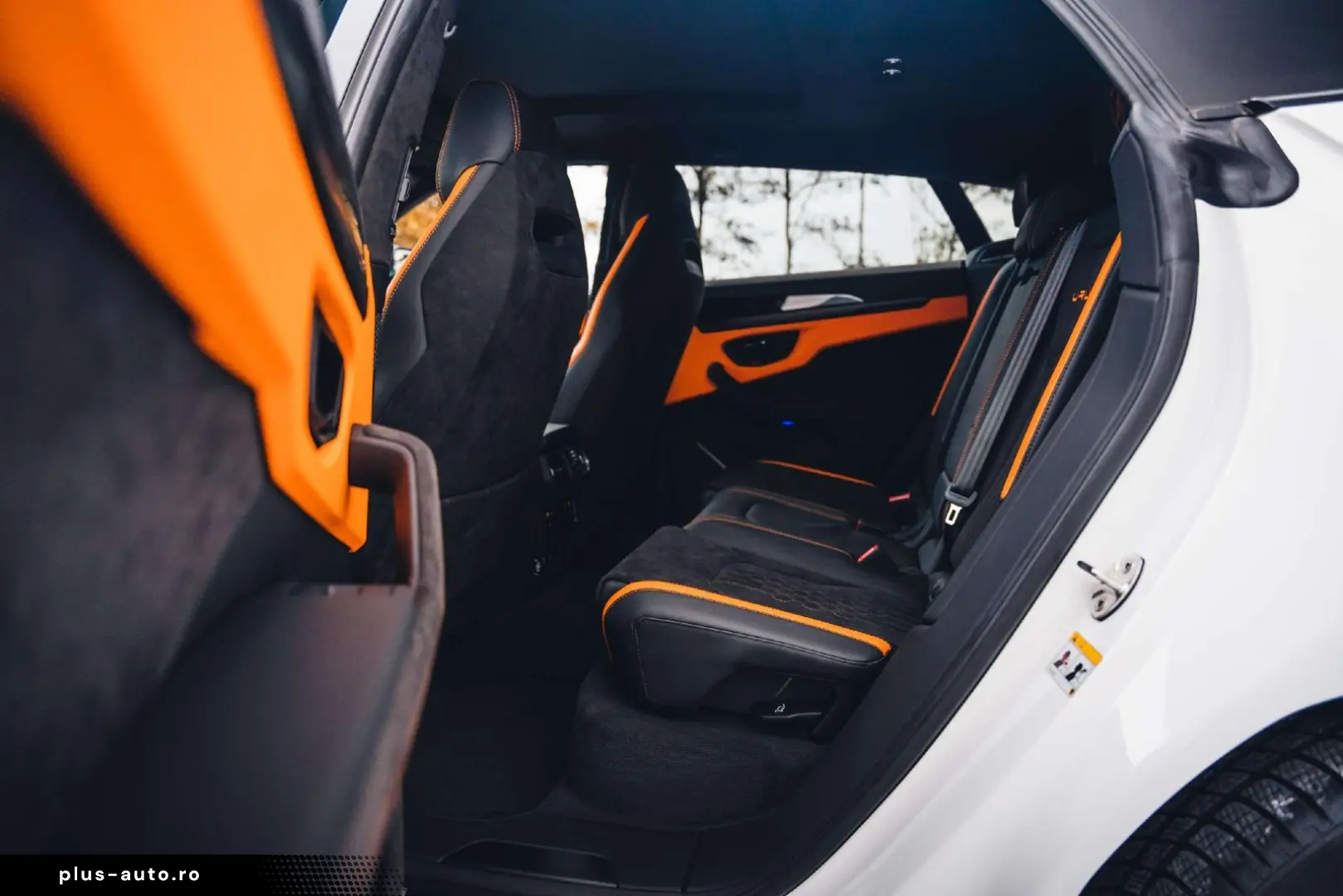 Urus S   Pano   B O   Bianco Icarus   23