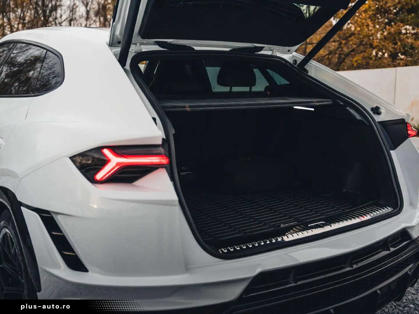 Urus S   Pano   B O   Bianco Icarus   23