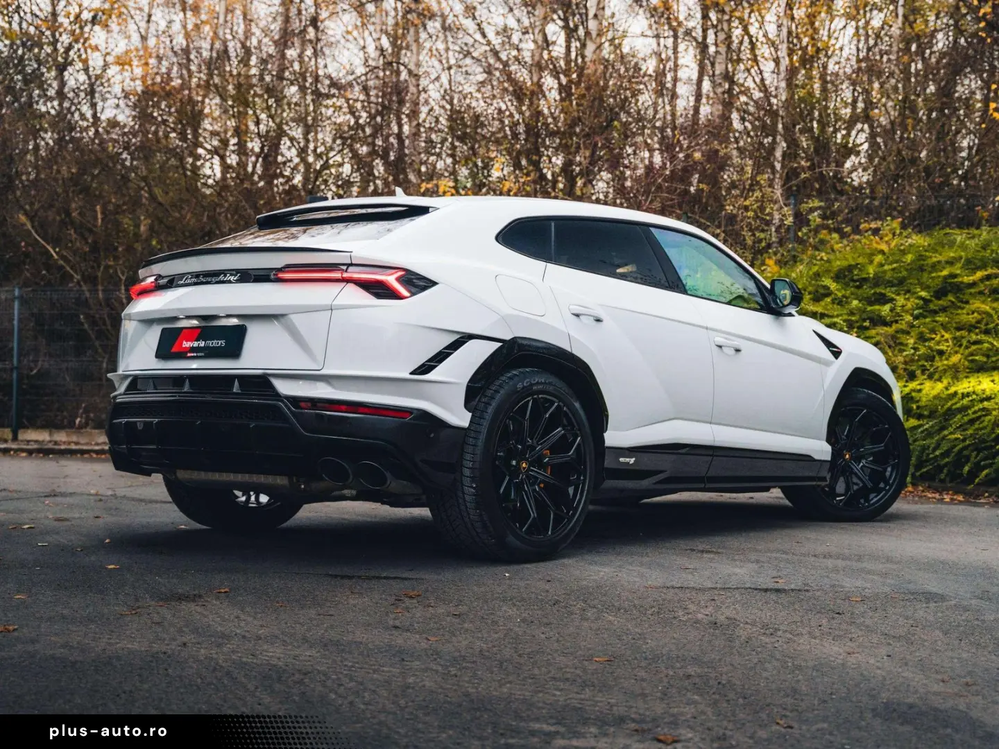 Urus S   Pano   B O   Bianco Icarus   23