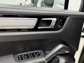 Porsche Cayenne Turbo S E-Hybrid Tiptronic S