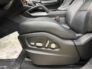 Porsche Cayenne Turbo S E-Hybrid Tiptronic S