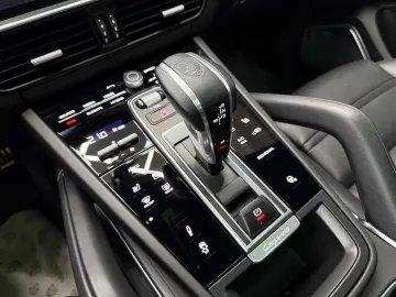 Porsche Cayenne Turbo S E-Hybrid Tiptronic S