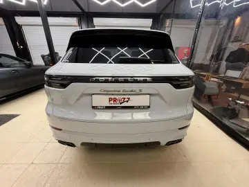 Porsche Cayenne Turbo S E-Hybrid Tiptronic S