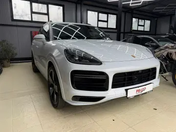 Porsche Cayenne Turbo S E-Hybrid Tiptronic S