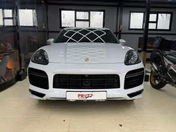 Porsche Cayenne Turbo S E-Hybrid Tiptronic S