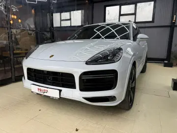 Porsche Cayenne Turbo S E-Hybrid Tiptronic S