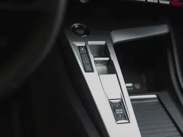 Peugeot 408 ALLURE PACK 1.2 L PURETECH TURBO SS 130 CP EAT8