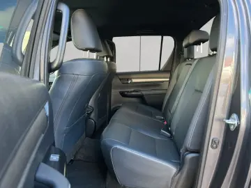 HiLux 4x4 Double Cab Invincible