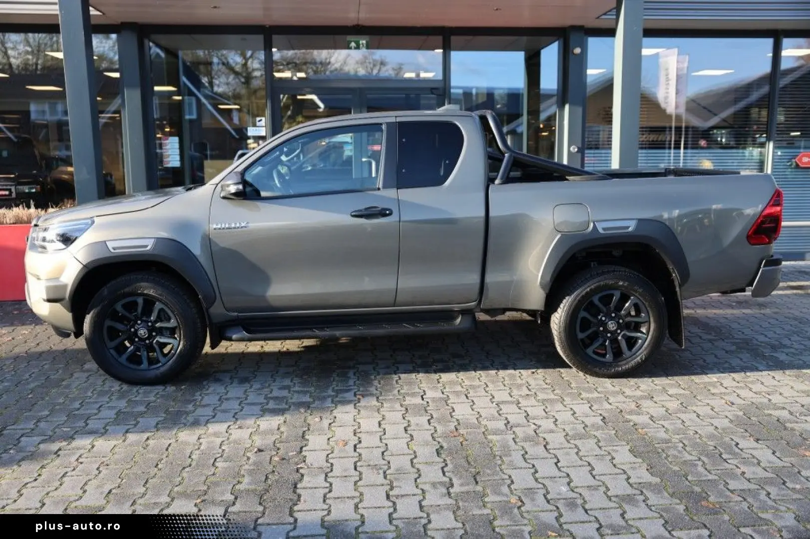 Hilux 2.8 D-4D X-TRA CAB INVINCIBLE