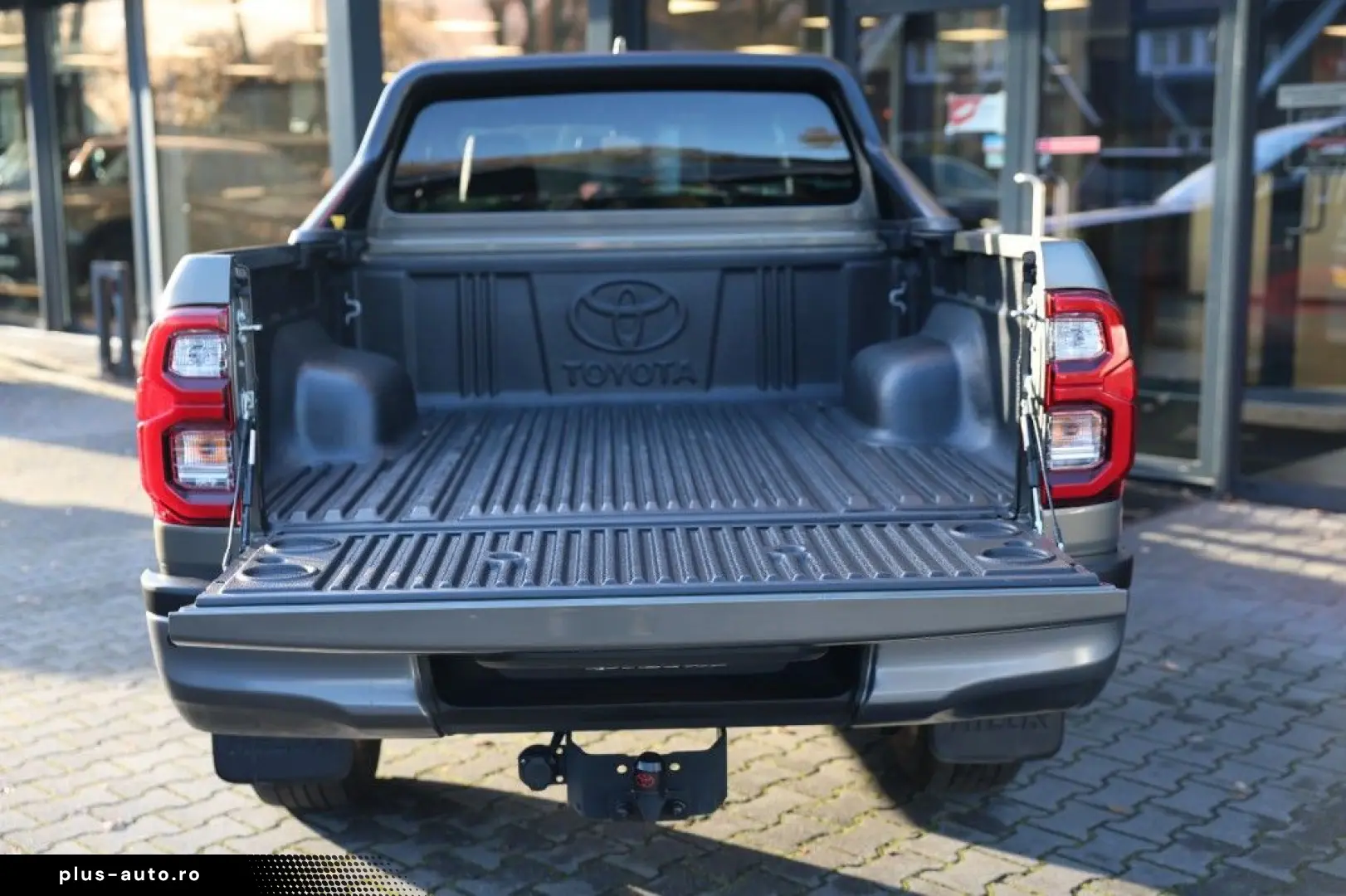 Hilux 2.8 D-4D X-TRA CAB INVINCIBLE