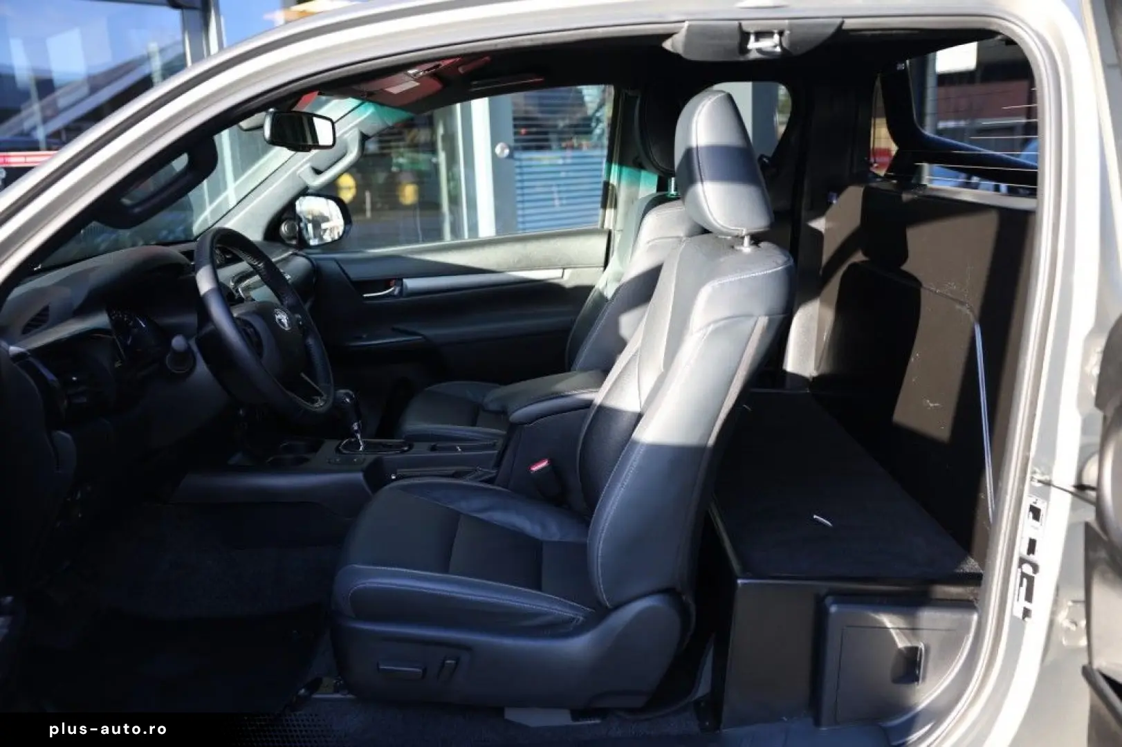 Hilux 2.8 D-4D X-TRA CAB INVINCIBLE